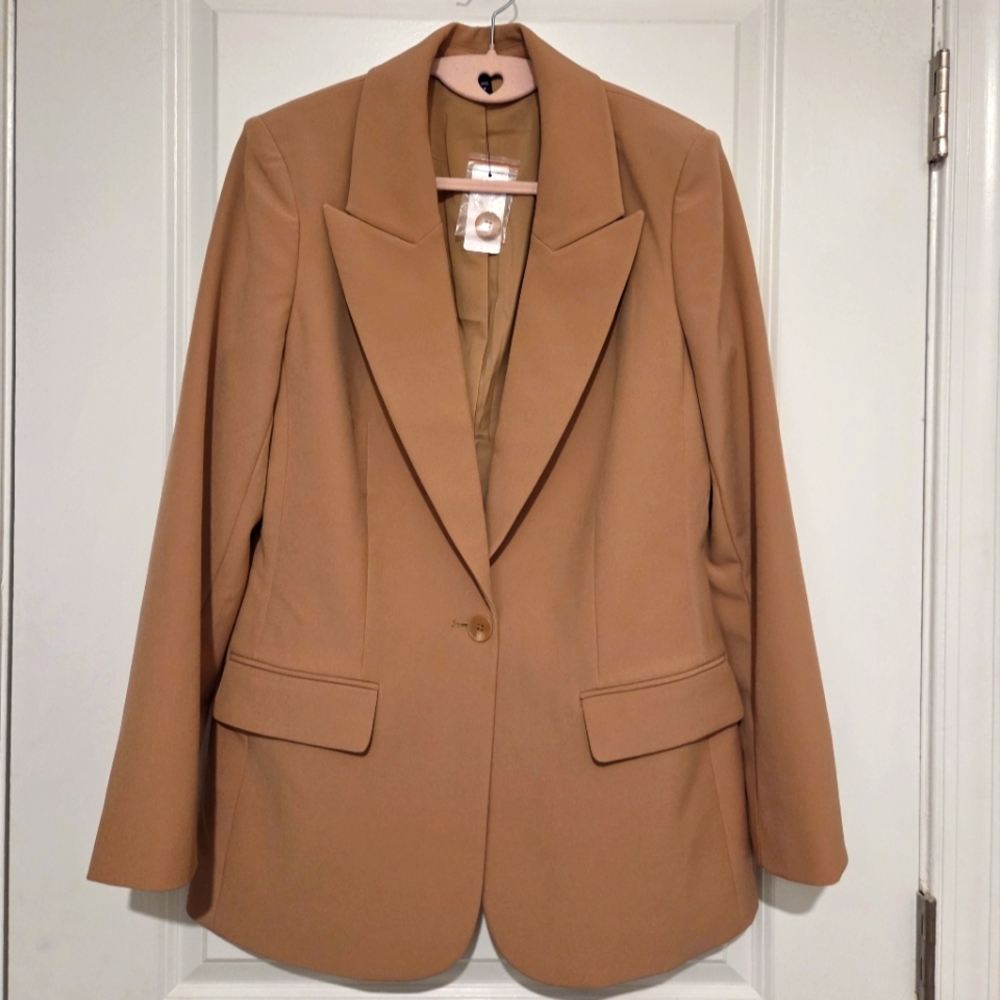 NWT Women's Express Button-Back Blazer Medium